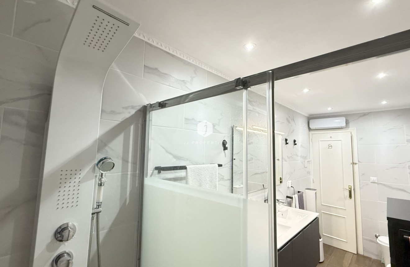 Tweedehands - Villa -
Orihuela Costa - Costa Blanca