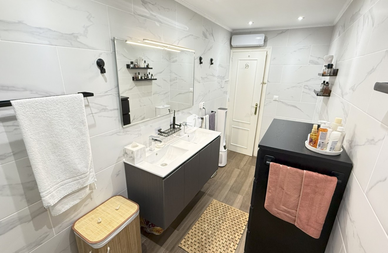 Tweedehands - Villa -
Orihuela Costa - Costa Blanca