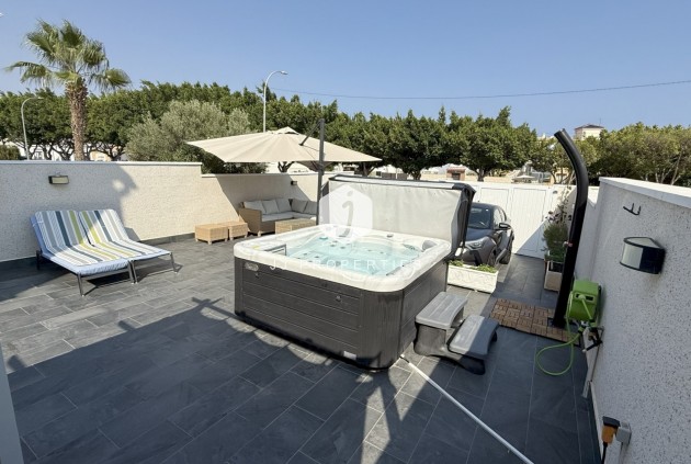 Tweedehands - Villa -
Orihuela Costa - Costa Blanca