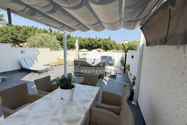 Tweedehands - Villa -
Orihuela Costa - Costa Blanca