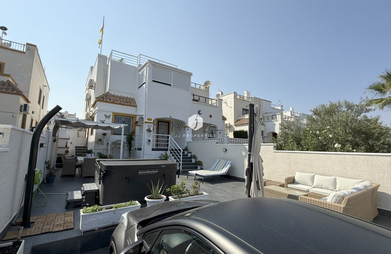 Tweedehands - Villa -
Orihuela Costa - Costa Blanca