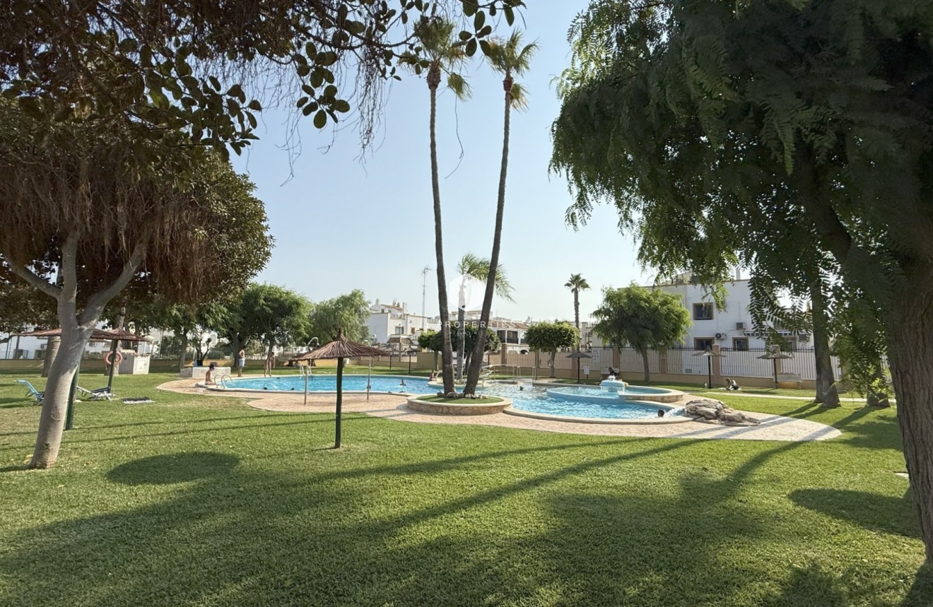 Tweedehands - Villa -
Orihuela Costa - Costa Blanca