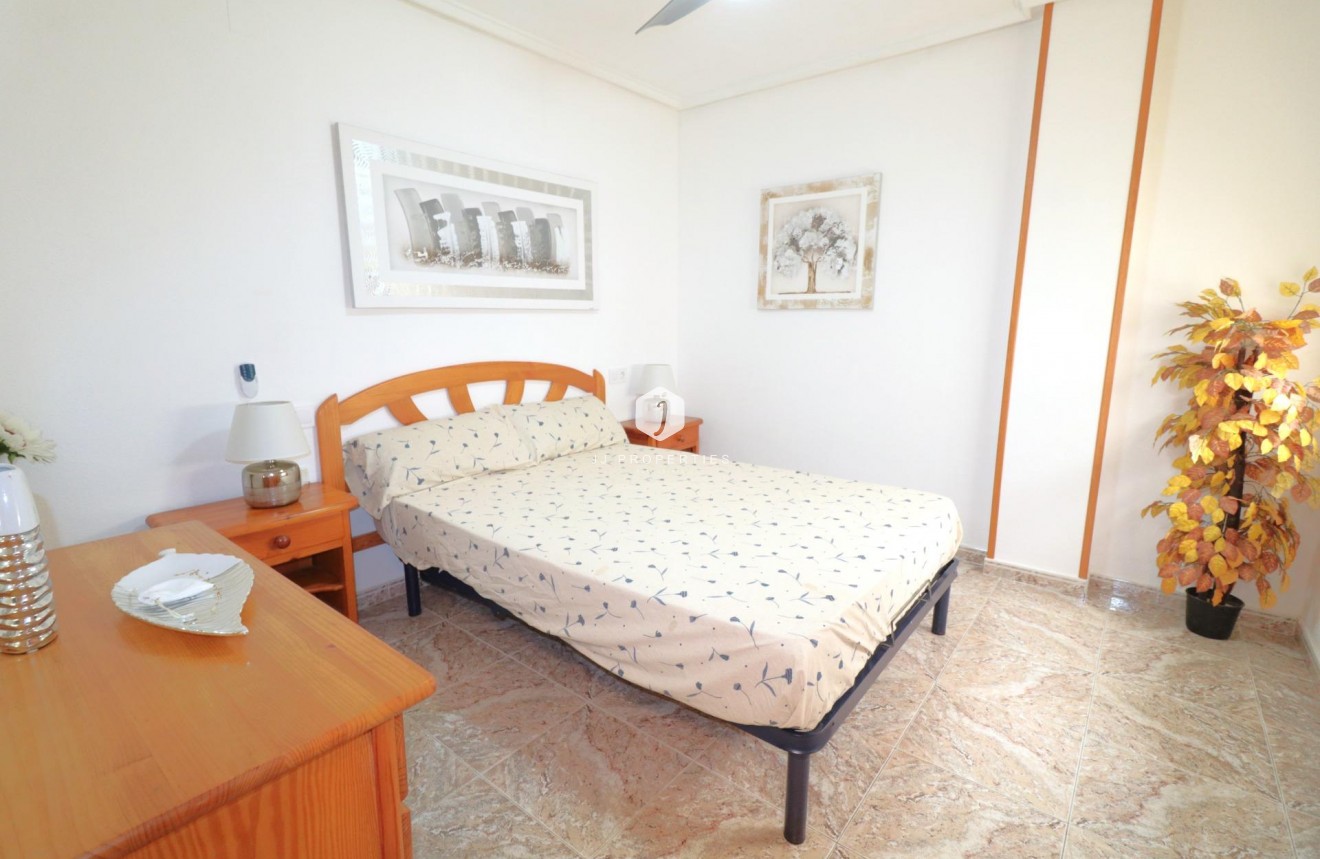 Tweedehands - Appartement / flat -
Torrevieja - Acequion