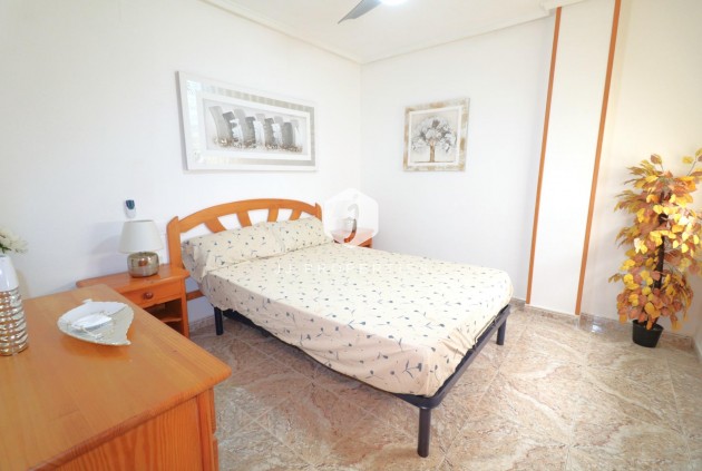 Tweedehands - Appartement / flat -
Torrevieja - Acequion