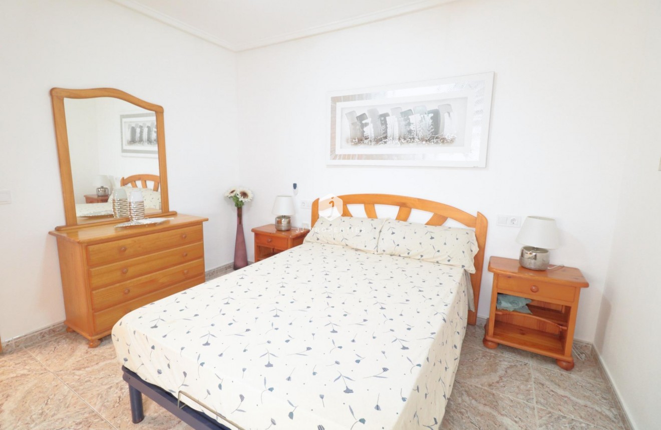 Tweedehands - Appartement / flat -
Torrevieja - Acequion