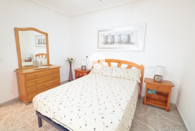 Tweedehands - Appartement / flat -
Torrevieja - Acequion