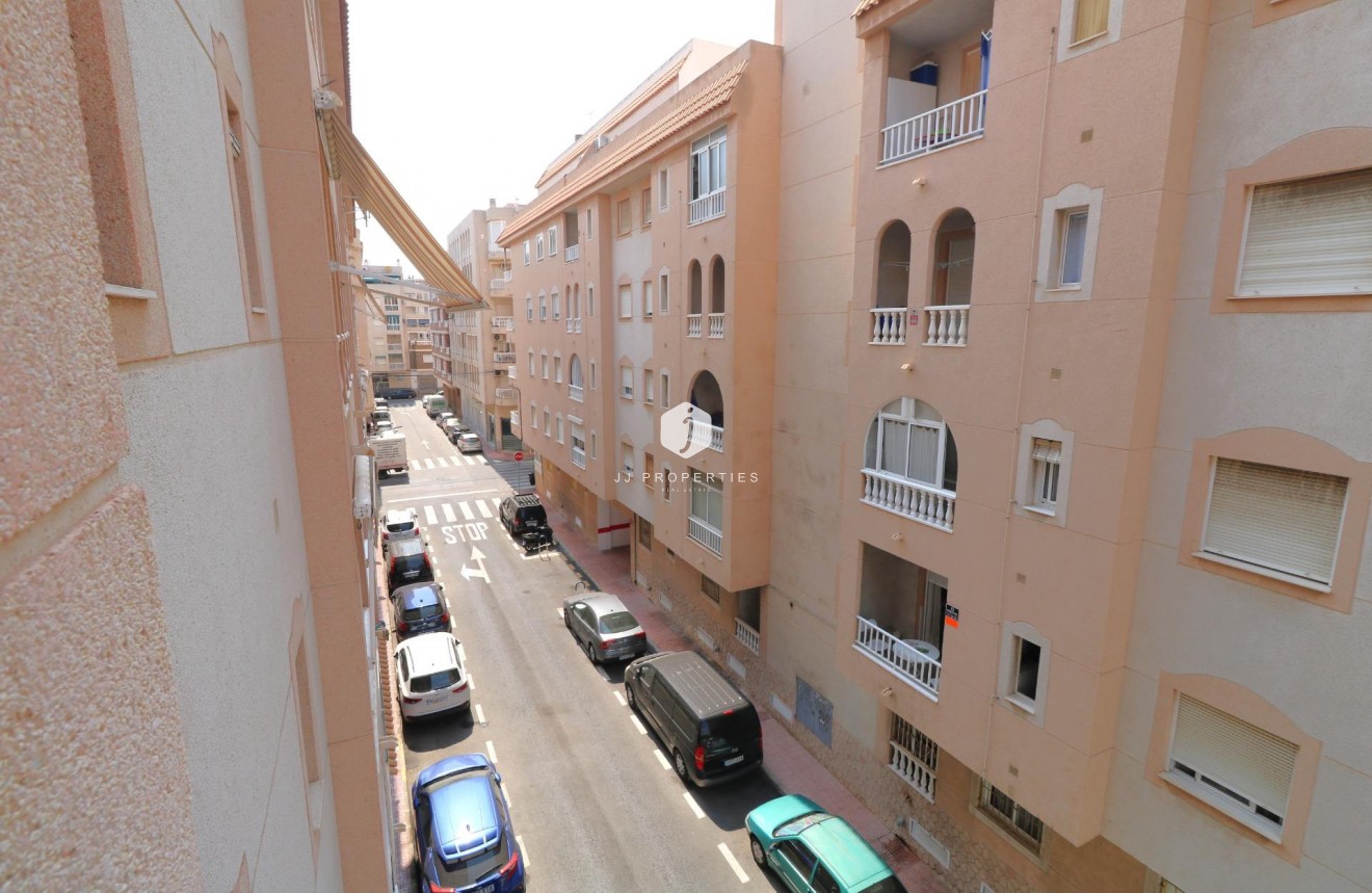 Tweedehands - Appartement / flat -
Torrevieja - Acequion