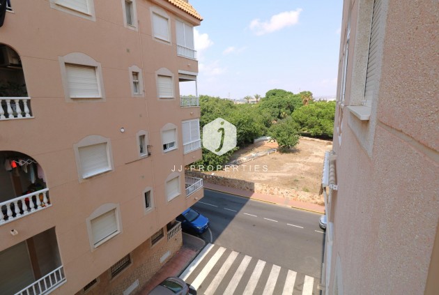 Tweedehands - Appartement / flat -
Torrevieja - Acequion