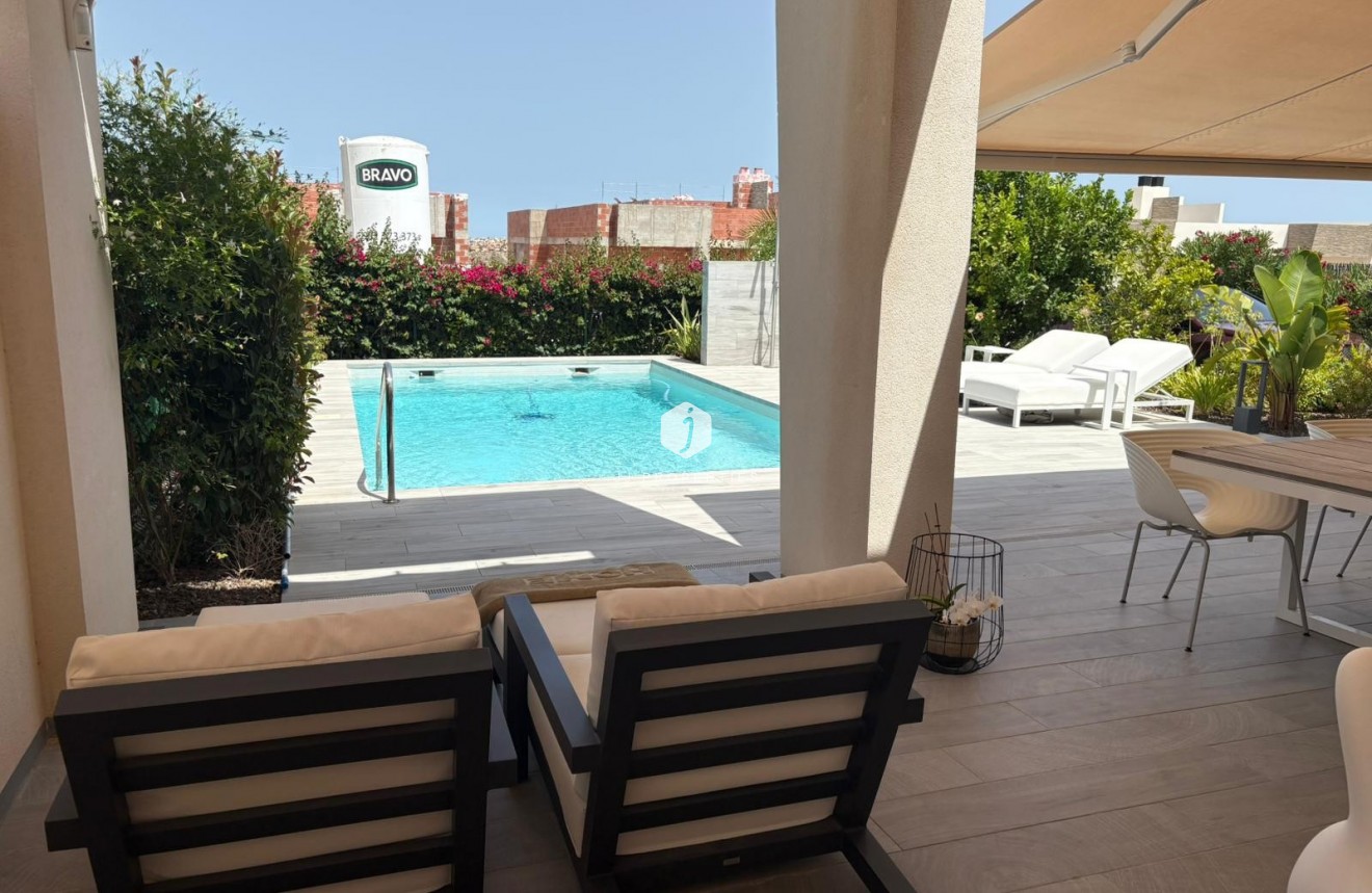 Tweedehands - Villa -
Algorfa - Inland