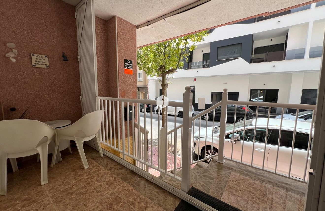 Tweedehands - Appartement / flat -
Torrevieja - Playa del Cura