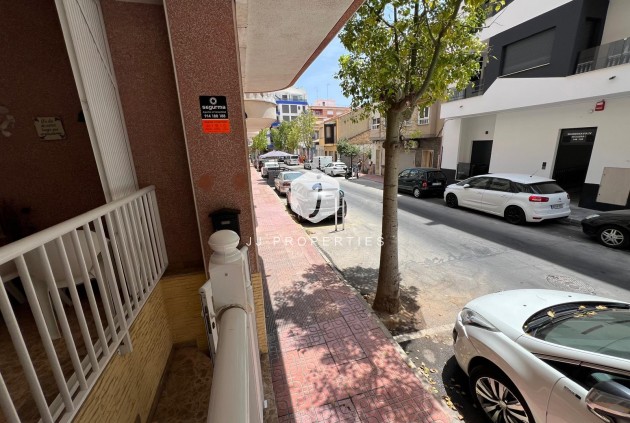 Tweedehands - Appartement / flat -
Torrevieja - Playa del Cura