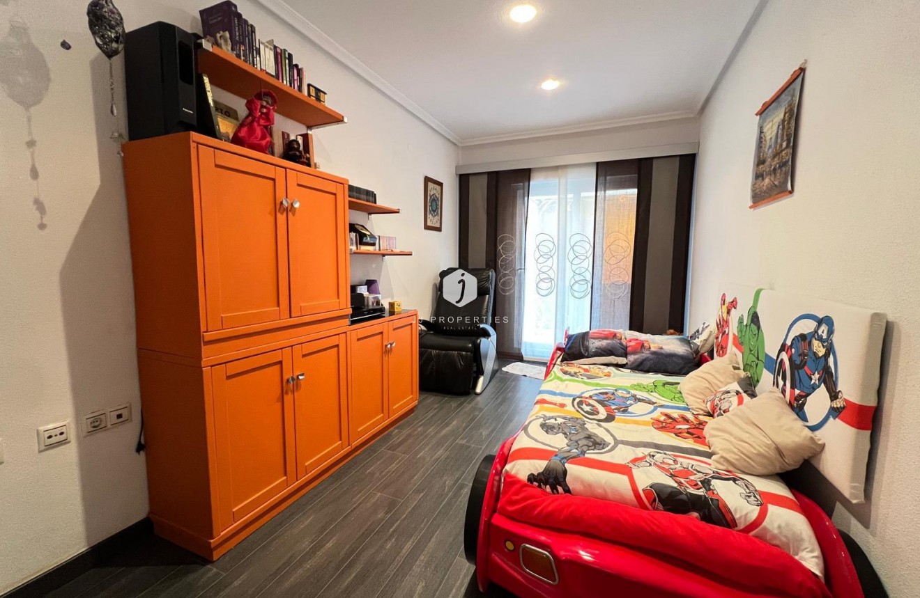 Tweedehands - Appartement / flat -
Torrevieja - Playa del Cura