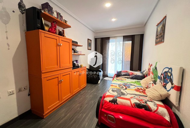 Tweedehands - Appartement / flat -
Torrevieja - Playa del Cura