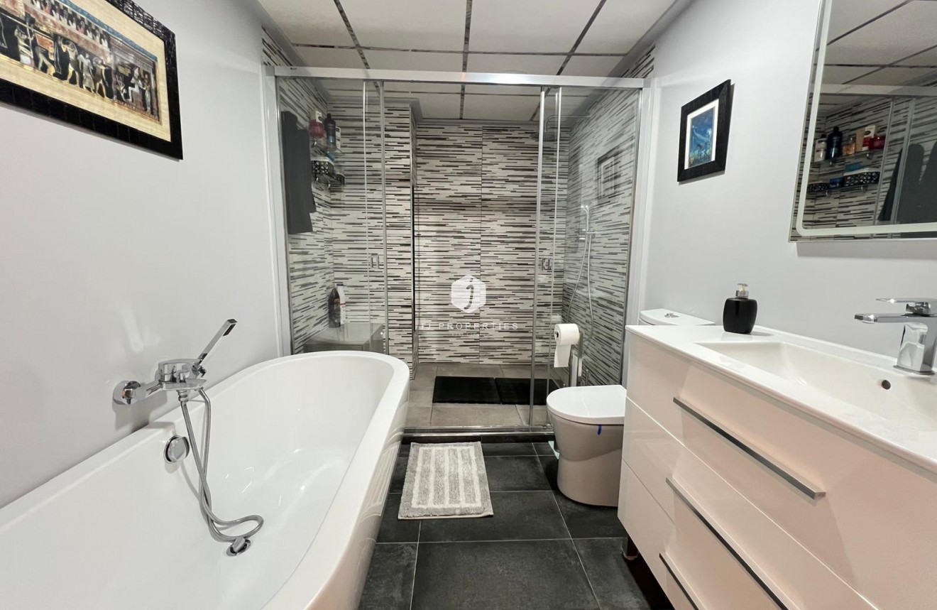 Tweedehands - Appartement / flat -
Torrevieja - Playa del Cura