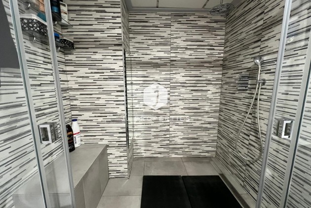 Tweedehands - Appartement / flat -
Torrevieja - Playa del Cura