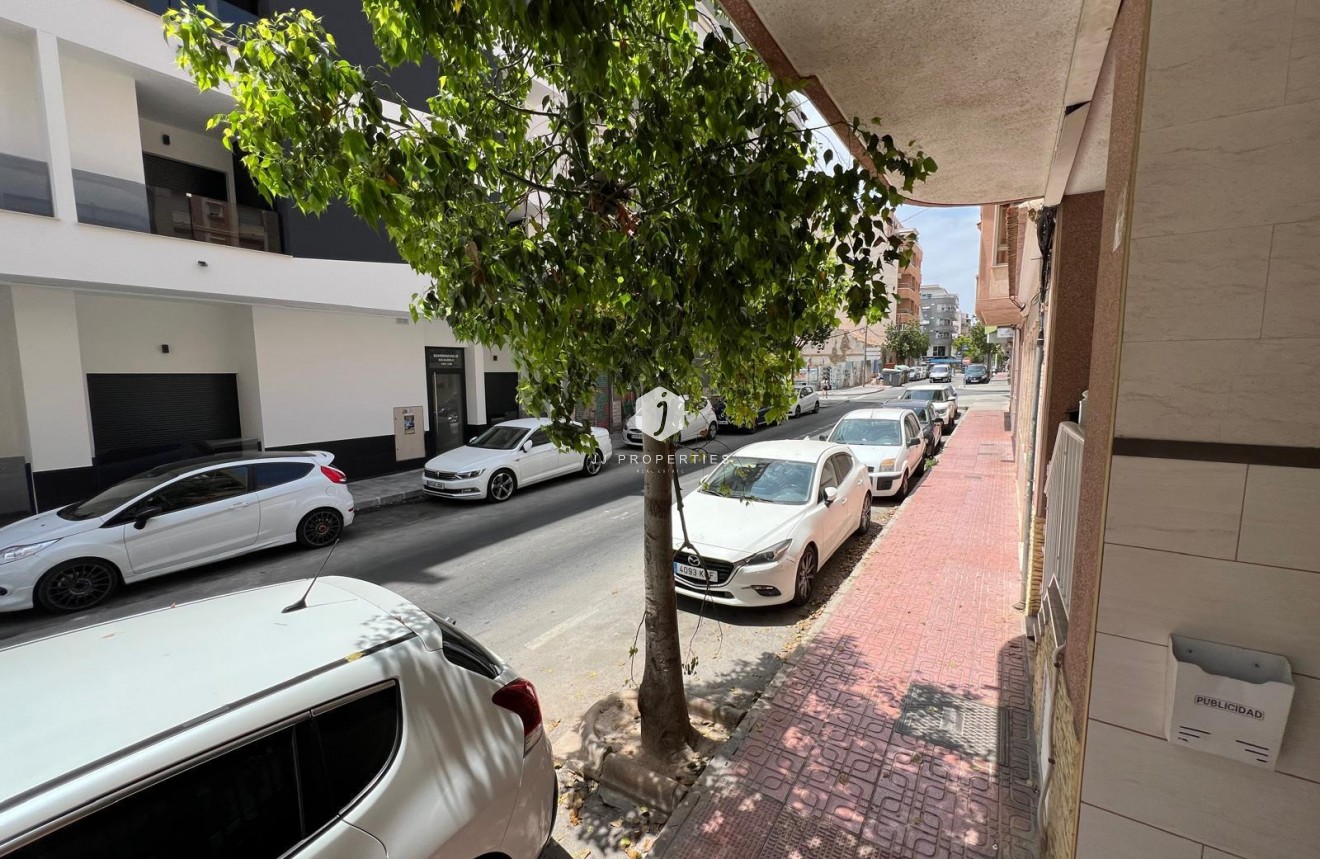 Tweedehands - Appartement / flat -
Torrevieja - Playa del Cura