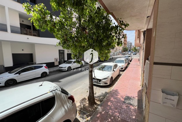 Tweedehands - Appartement / flat -
Torrevieja - Playa del Cura