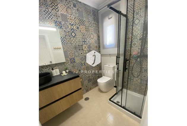 Tweedehands - Chalet -
San Miguel de Salinas - Inland