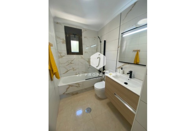 Tweedehands - Chalet -
San Miguel de Salinas - Inland