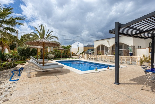 Tweedehands - Landelijk eigendom -
Albatera - Inland