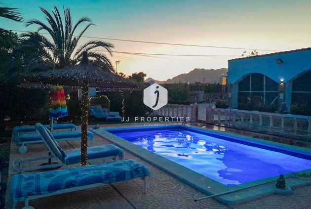 Tweedehands - Landelijk eigendom -
Albatera - Inland