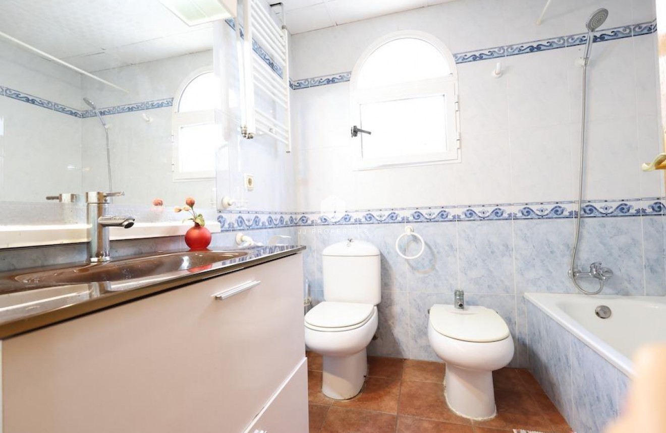 Tweedehands - Villa -
Orihuela Costa - Costa Blanca