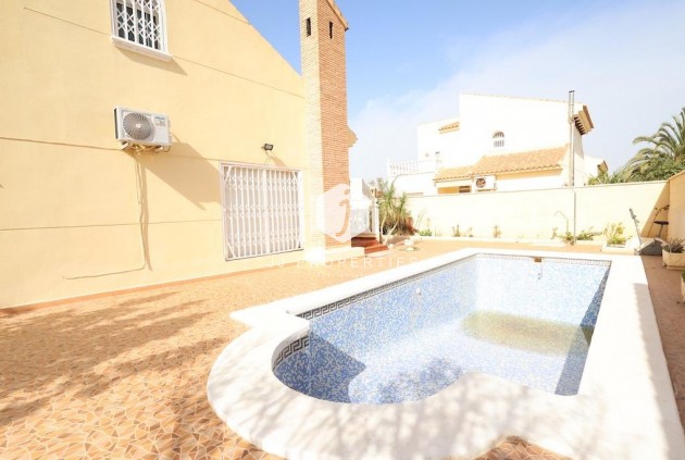 Tweedehands - Villa -
Orihuela Costa - Costa Blanca