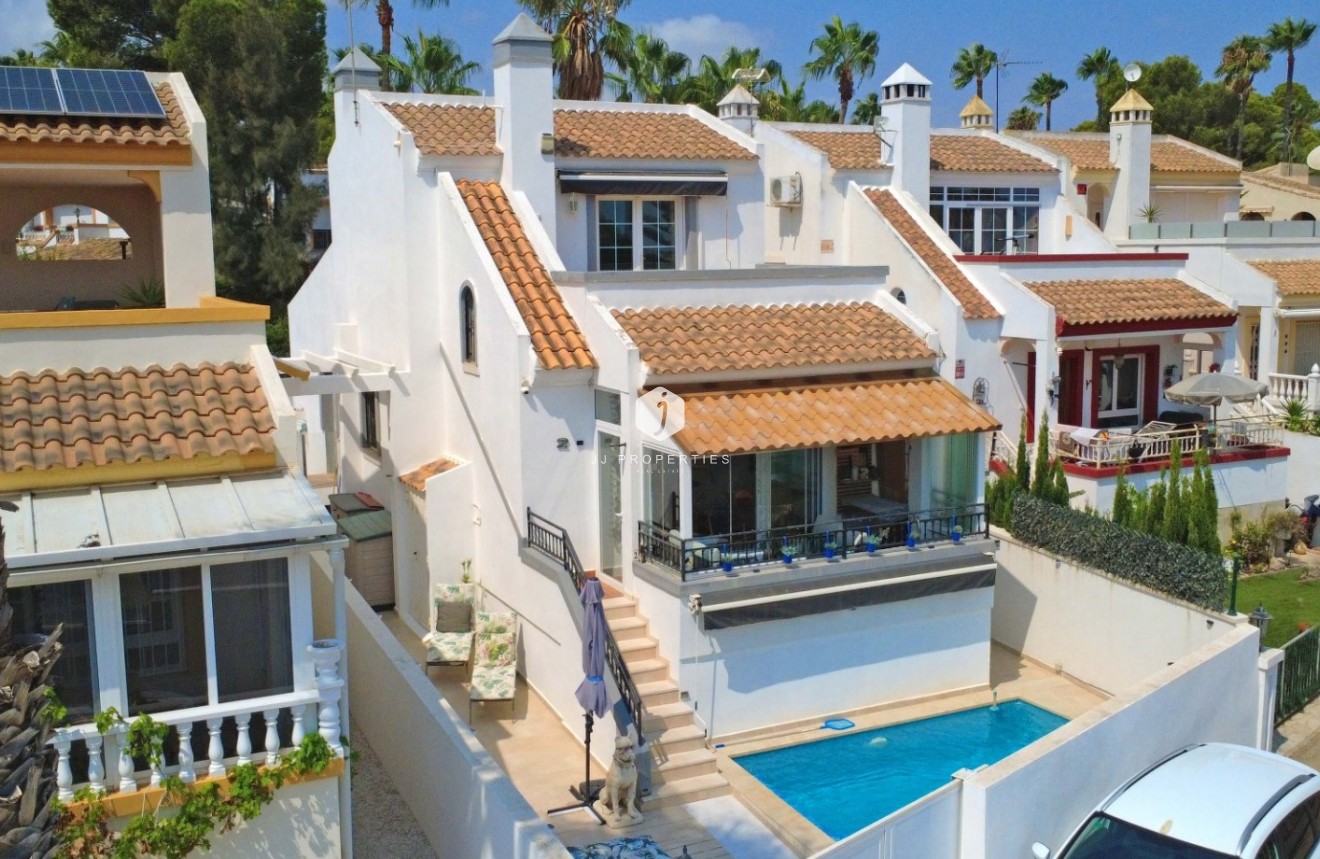 Tweedehands - Villa -
Orihuela Costa - Costa Blanca