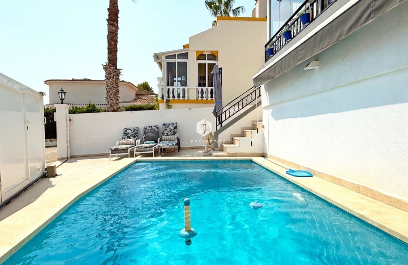 Tweedehands - Villa -
Orihuela Costa - Costa Blanca