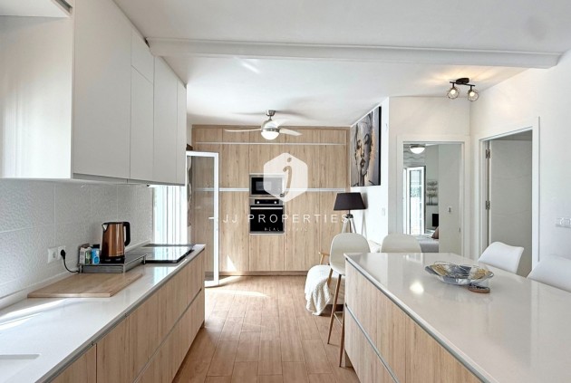 Resale - Villa -
Orihuela Costa - Costa Blanca