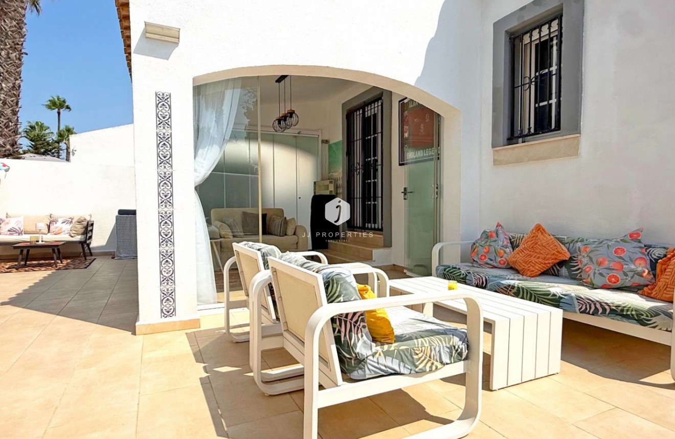 Tweedehands - Villa -
Orihuela Costa - Costa Blanca