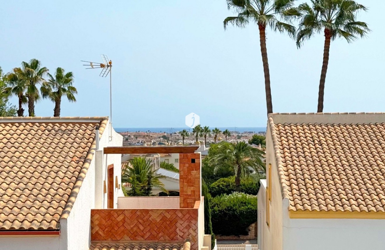 Tweedehands - Villa -
Orihuela Costa - Costa Blanca