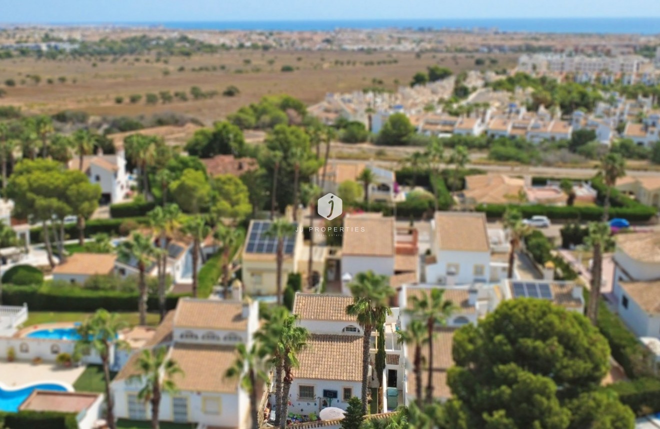 Tweedehands - Villa -
Orihuela Costa - Costa Blanca