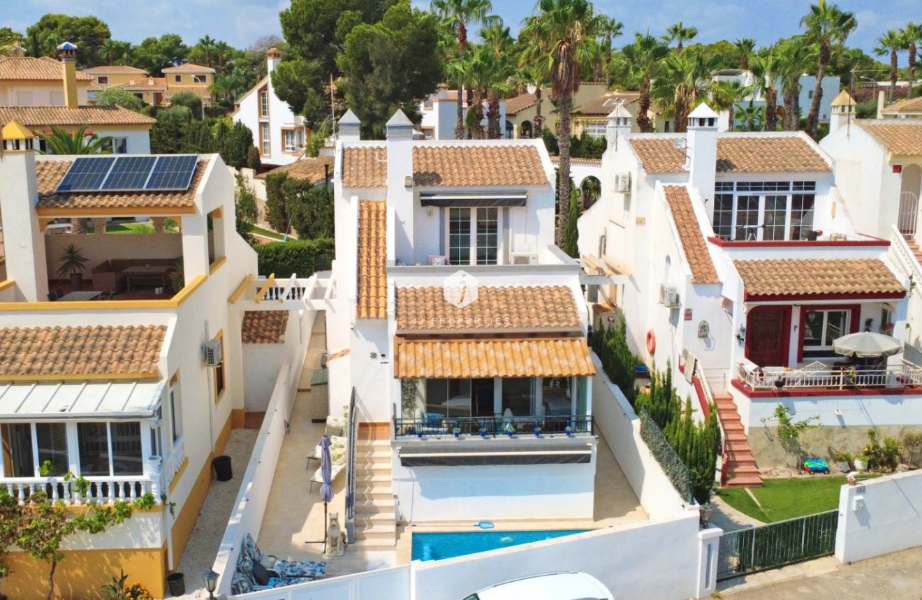 Tweedehands - Villa -
Orihuela Costa - Costa Blanca