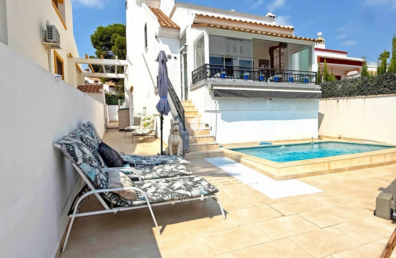 Tweedehands - Villa -
Orihuela Costa - Costa Blanca
