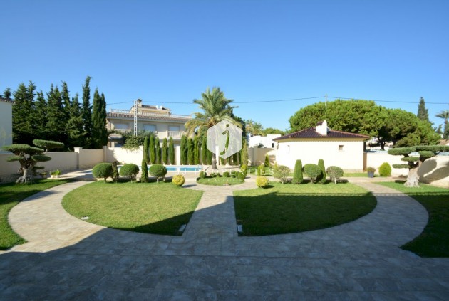 Tweedehands - Villa -
Orihuela Costa - Costa Blanca