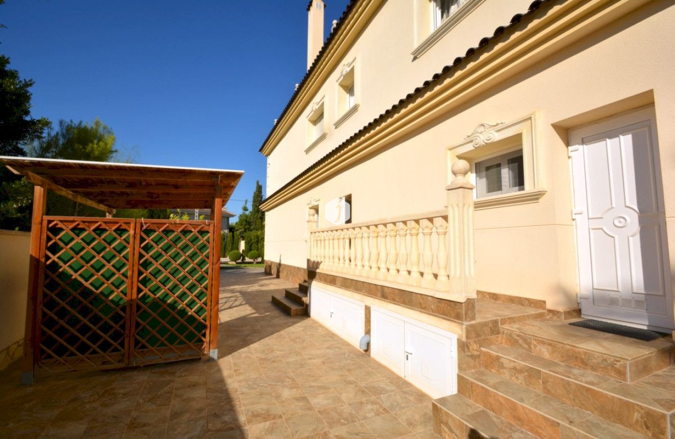 Tweedehands - Villa -
Orihuela Costa - Costa Blanca