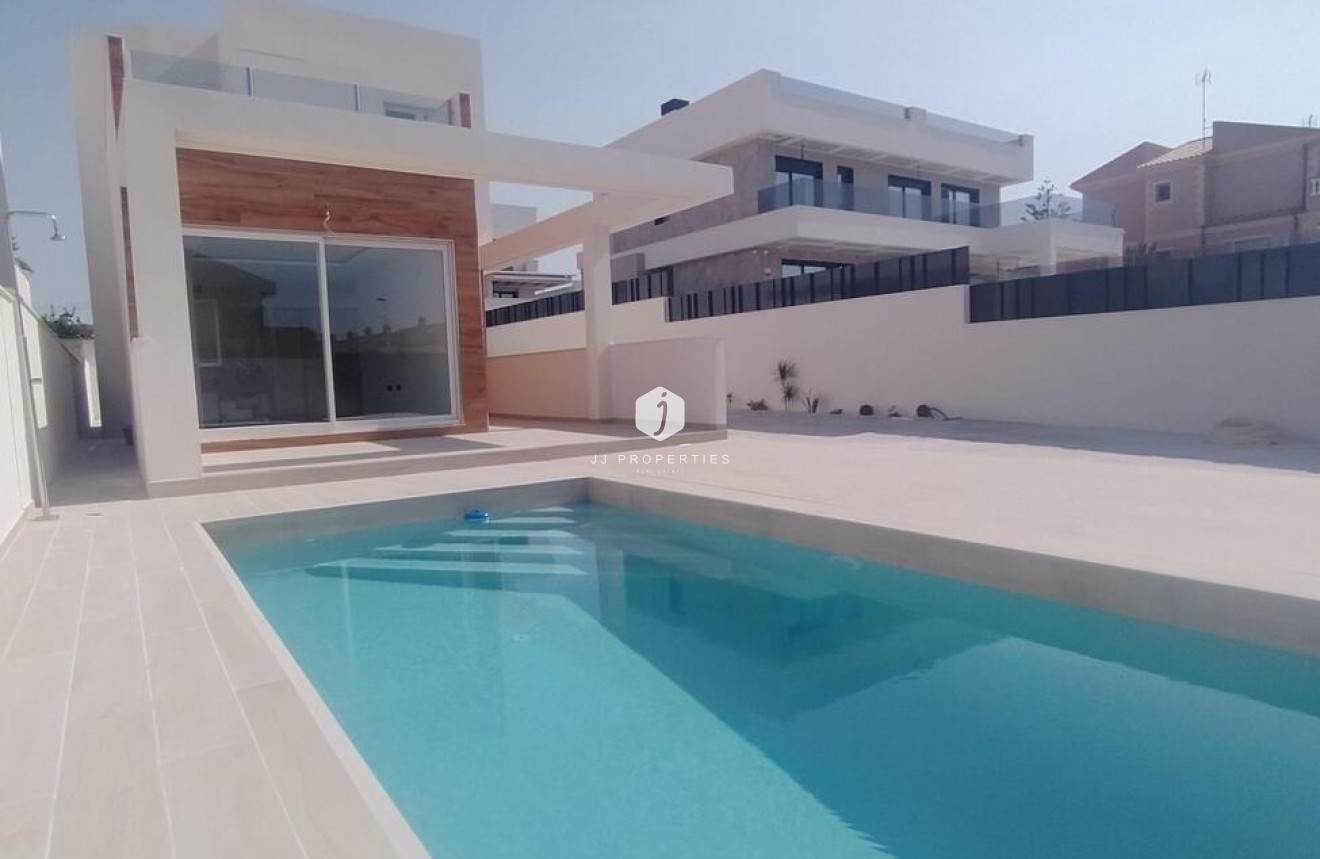 Tweedehands - Villa Penthouse -
Torrevieja - aguas nuevas