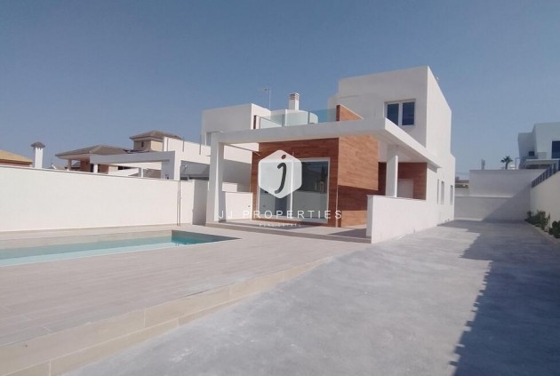 Tweedehands - Villa Penthouse -
Torrevieja - aguas nuevas