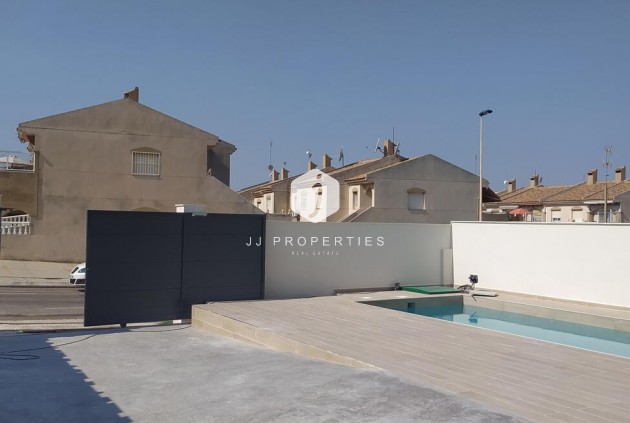 Tweedehands - Villa Penthouse -
Torrevieja - aguas nuevas