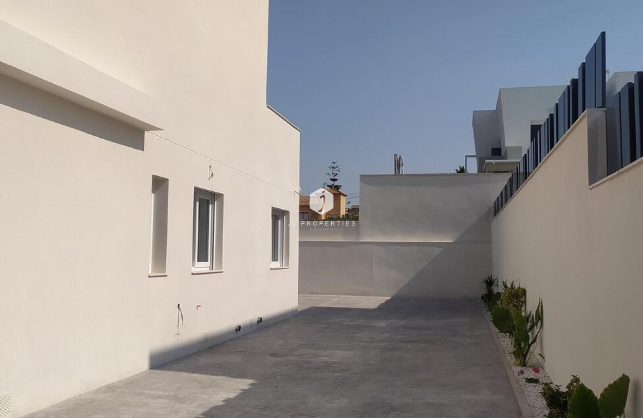 Tweedehands - Villa Penthouse -
Torrevieja - aguas nuevas