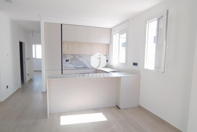 Tweedehands - Villa Penthouse -
Torrevieja - aguas nuevas