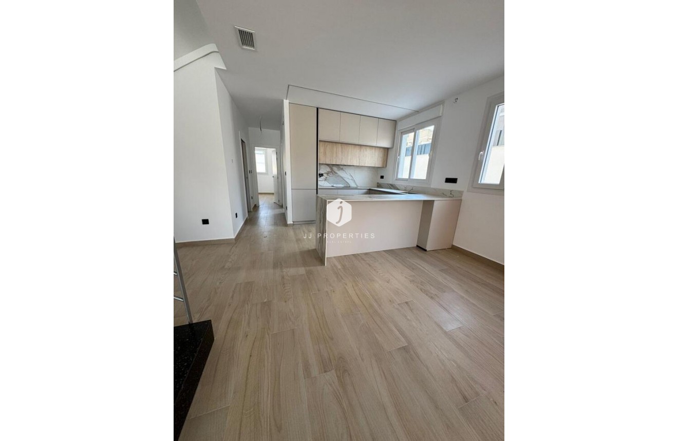 Tweedehands - Villa Penthouse -
Torrevieja - aguas nuevas