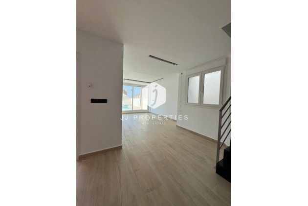 Tweedehands - Villa Penthouse -
Torrevieja - aguas nuevas