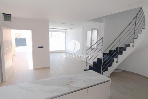 Tweedehands - Villa Penthouse -
Torrevieja - aguas nuevas