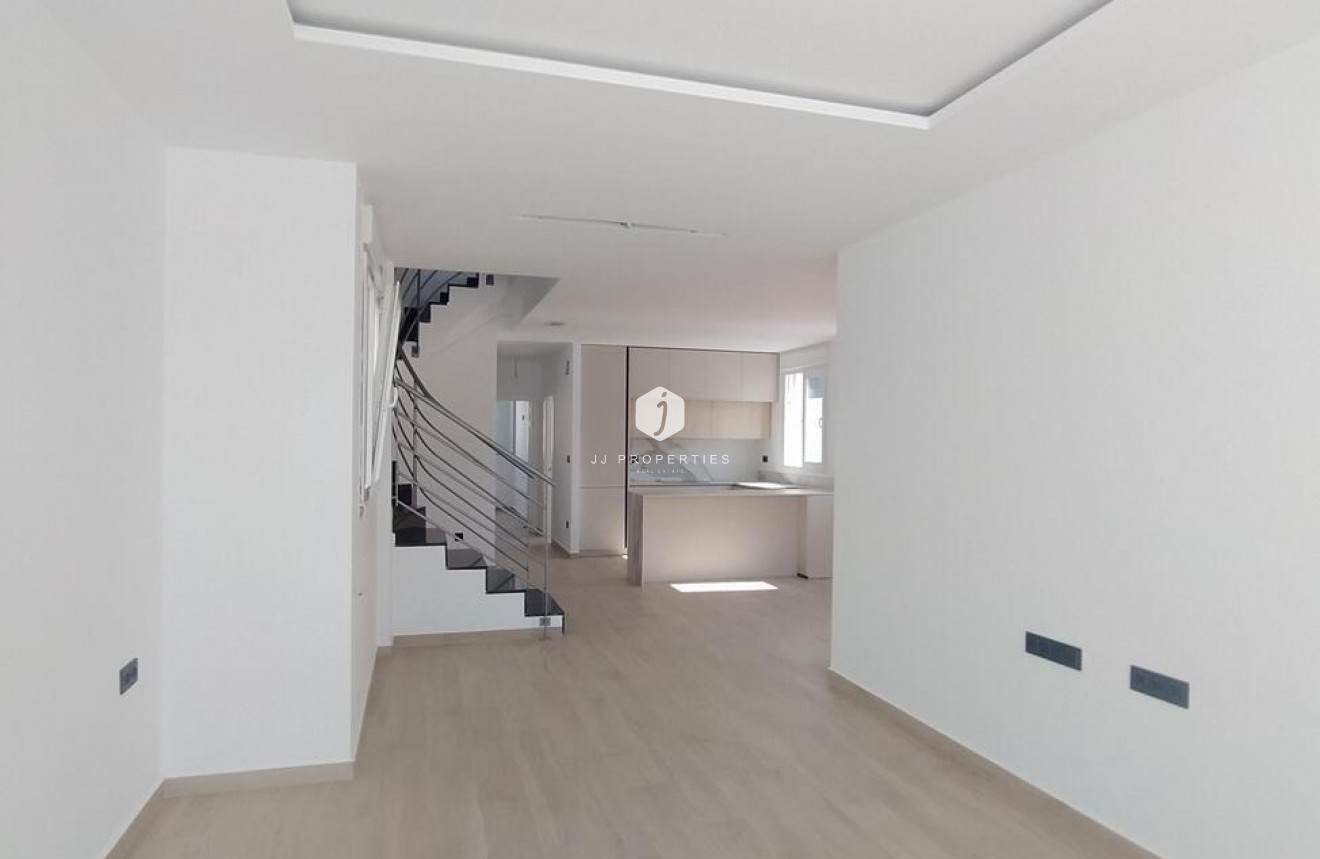 Tweedehands - Villa Penthouse -
Torrevieja - aguas nuevas