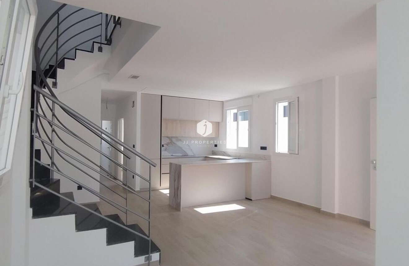 Tweedehands - Villa Penthouse -
Torrevieja - aguas nuevas