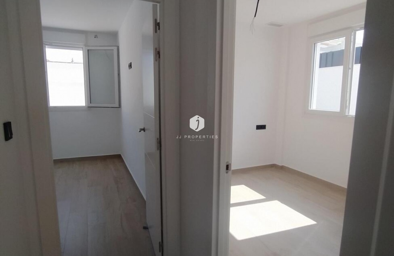 Tweedehands - Villa Penthouse -
Torrevieja - aguas nuevas