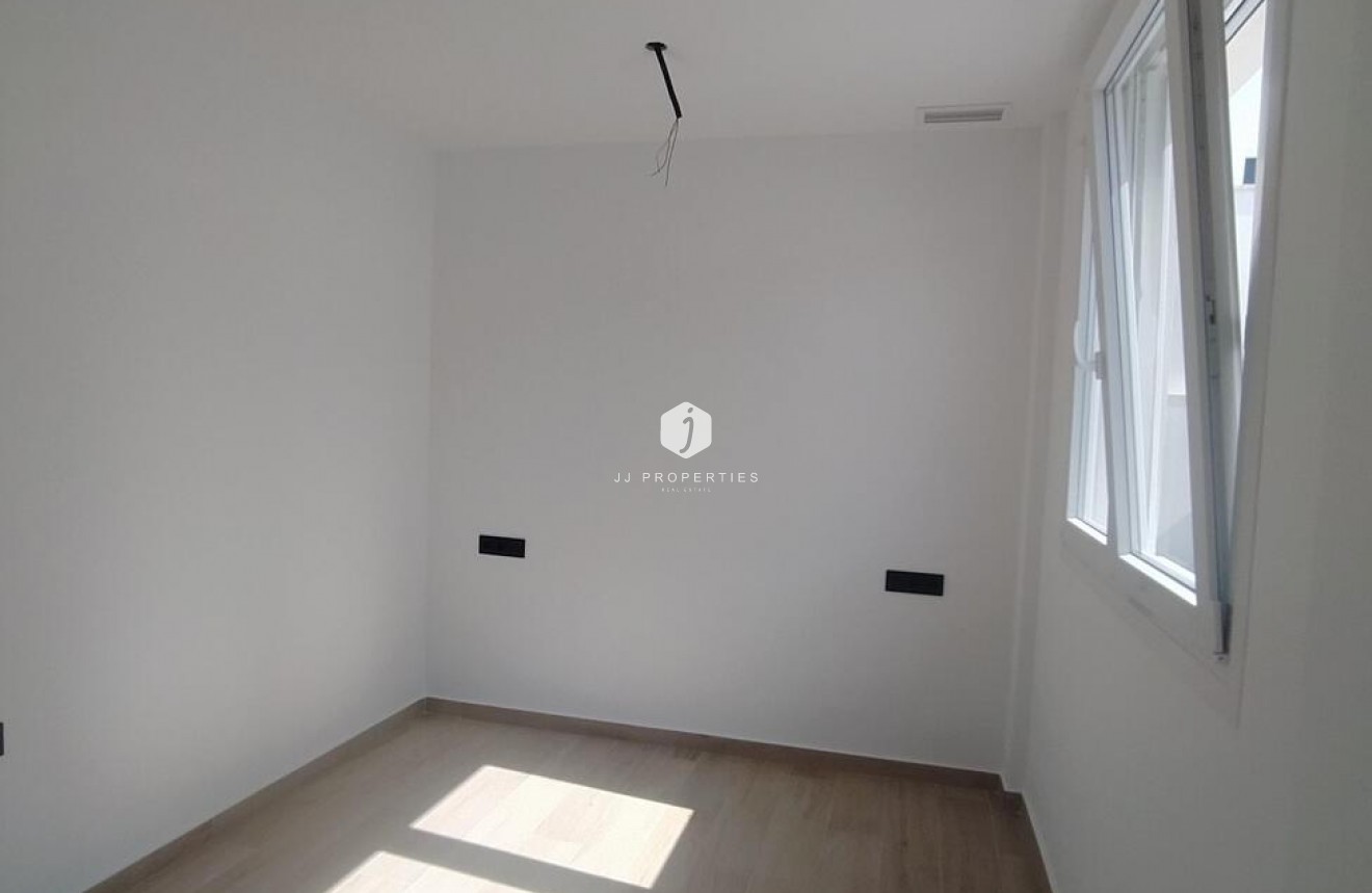 Tweedehands - Villa Penthouse -
Torrevieja - aguas nuevas