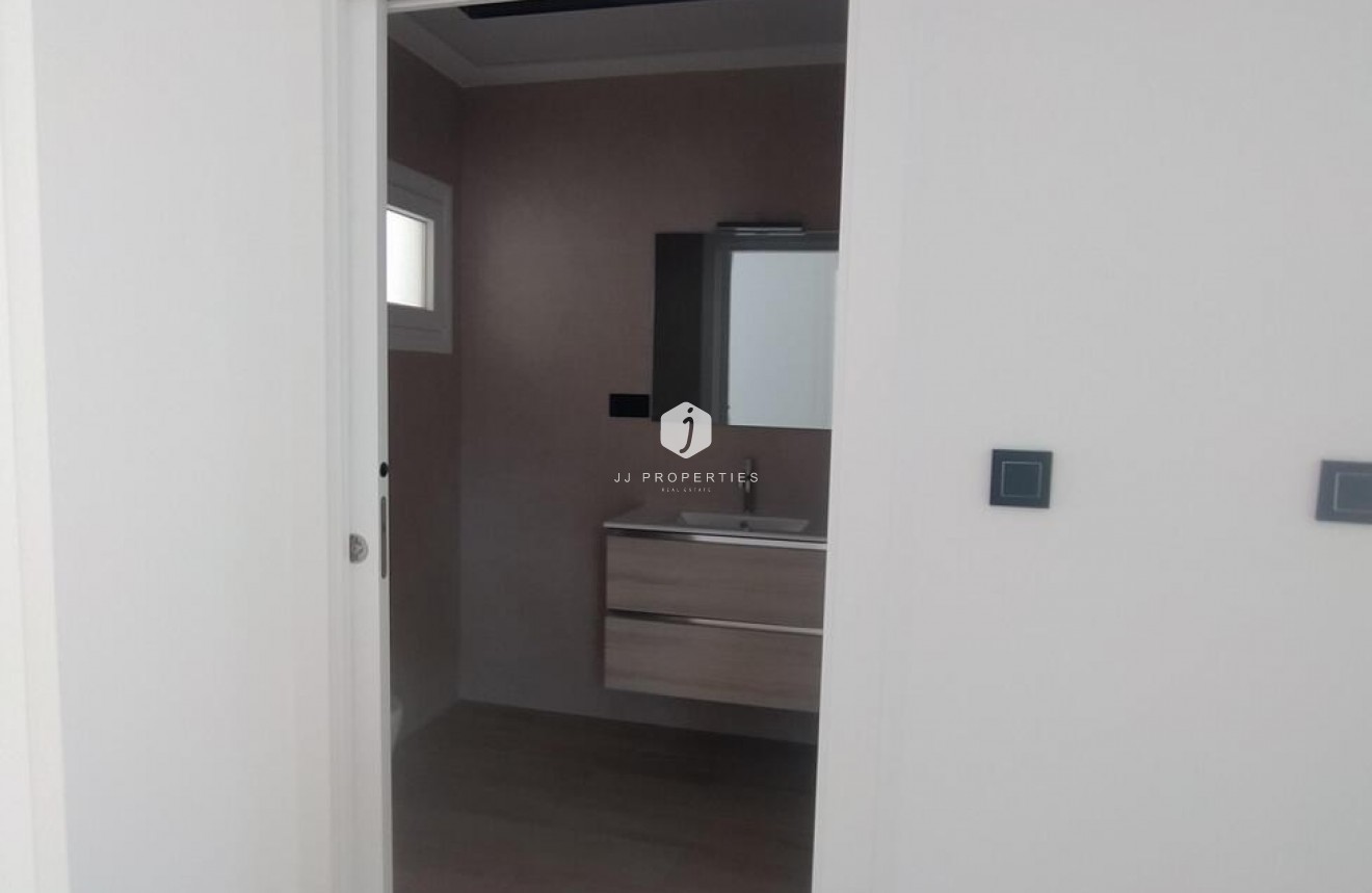 Tweedehands - Villa Penthouse -
Torrevieja - aguas nuevas